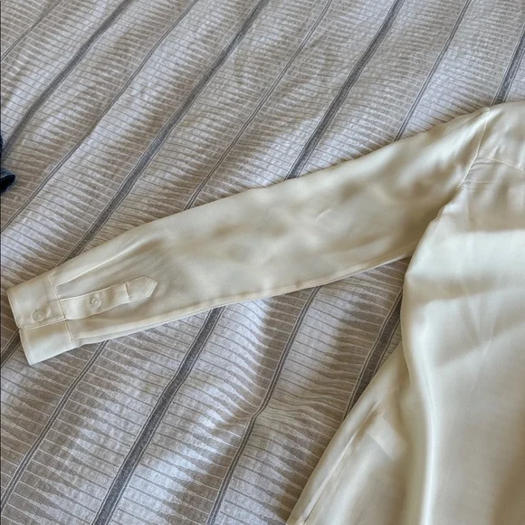 Ivory Garnet Hill Silk Blouse Size 2 - Picture 7 of 10